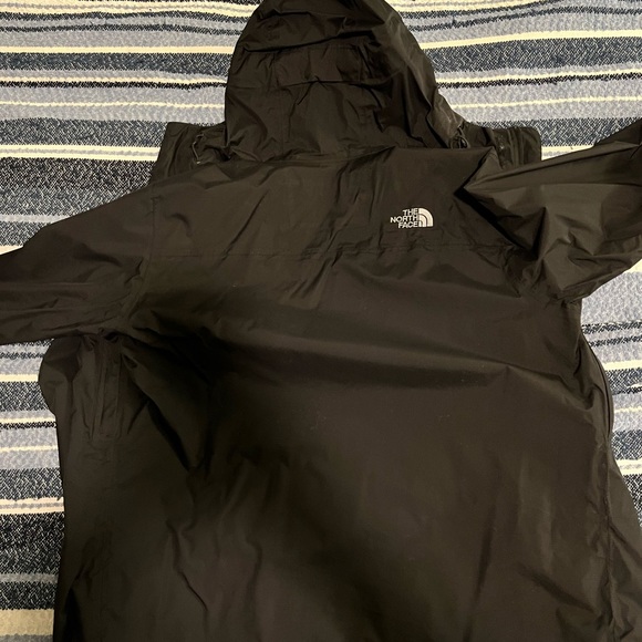 Black Medium North Face Jacket - Picture 3 of 6